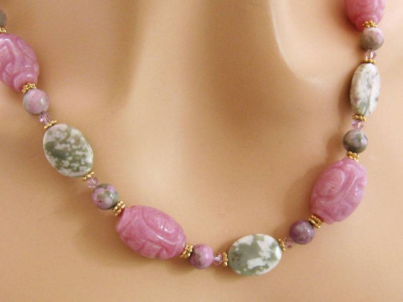 Rosa Und Grüne Jade Halskette & Ohrring Schmuck Set/Jade Halskette/Geschnitzte Jade/Schmuck Geschenk, Ohrringe/Geschenk Für Frau/Geschenk Mama von mwhitejewelry