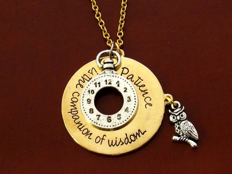 Süßes 16 Geschenk Für Mädchen, Motivationsschmuck, Affirmation Halskette, Geduld Ist Der Begleiter Weisheit Charm Abschluss von mwhitejewelry