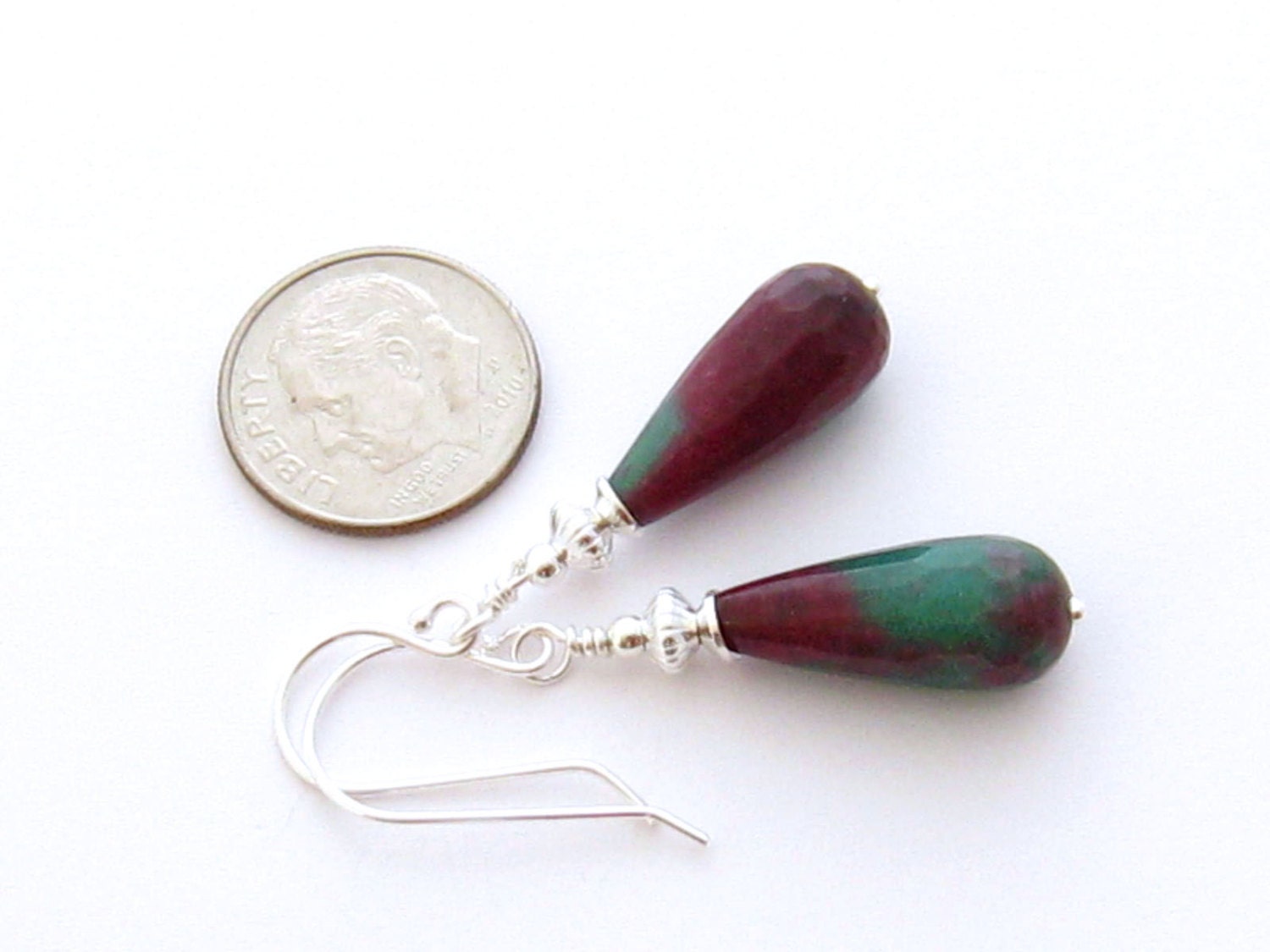 Teal Und Rubin Ohrringe, Natürlicher in Zoisit Facettierte Edelstsone Sterling Silber Edelstein Ohrringe von mwhitejewelry