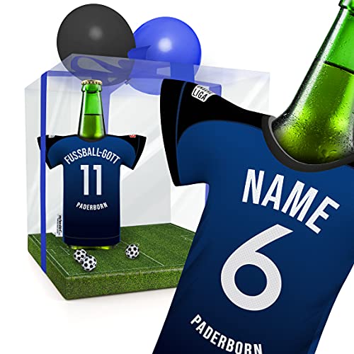 my fan shirt PERSONALISIERT Paderborn Trikotkühler Fanartikel Männer | Passend für Paderborn | Mann Freund Opa Bruder Geburtstag Weihnachts-Geschenk Wichtel Flaschenkühler by MYFANSHIRT.com von my fan shirt
