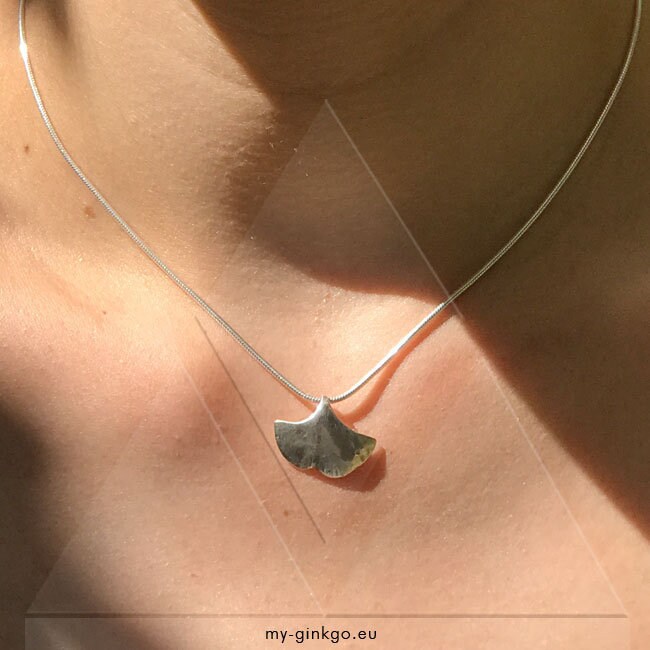 925 Silber Mini Ginkgo Schlangen-Kette Anhänger Xxs Geschenk 925 Silber Mini Ginkgo Schlangen-Kette Anhänger Xxs Geschenk von myGinkgo