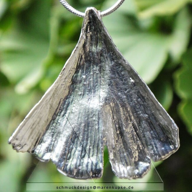 S Echtes Ginkgoblatt Versilbert Schlangenkette 104 S Echtes Ginkgoblatt Versilbert Schlangenkette 104 von myGinkgo