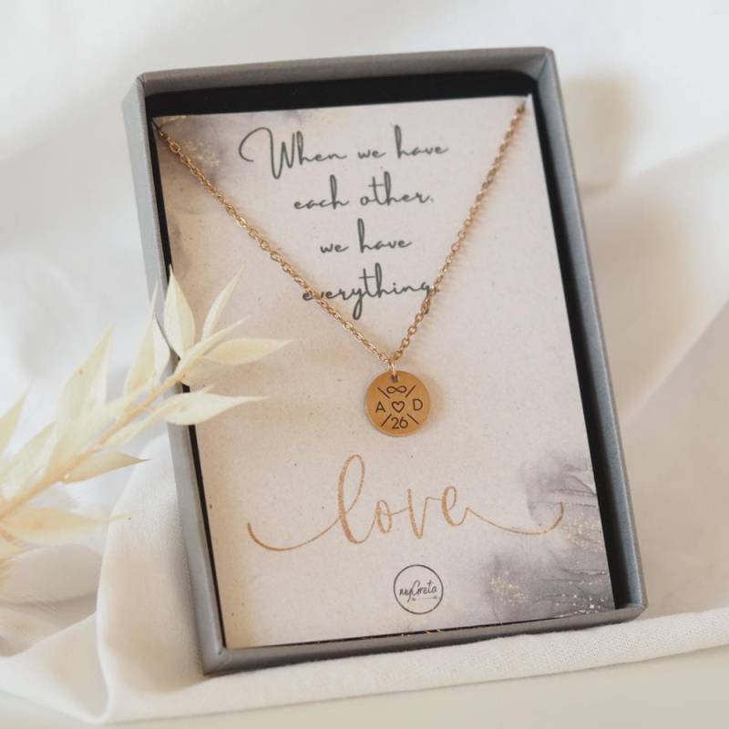 Personalisierte Halskette Mit Initialen Und Motiven - Perfektes Geschenk in Gold, Silber Oder Roségold von myGretaDE