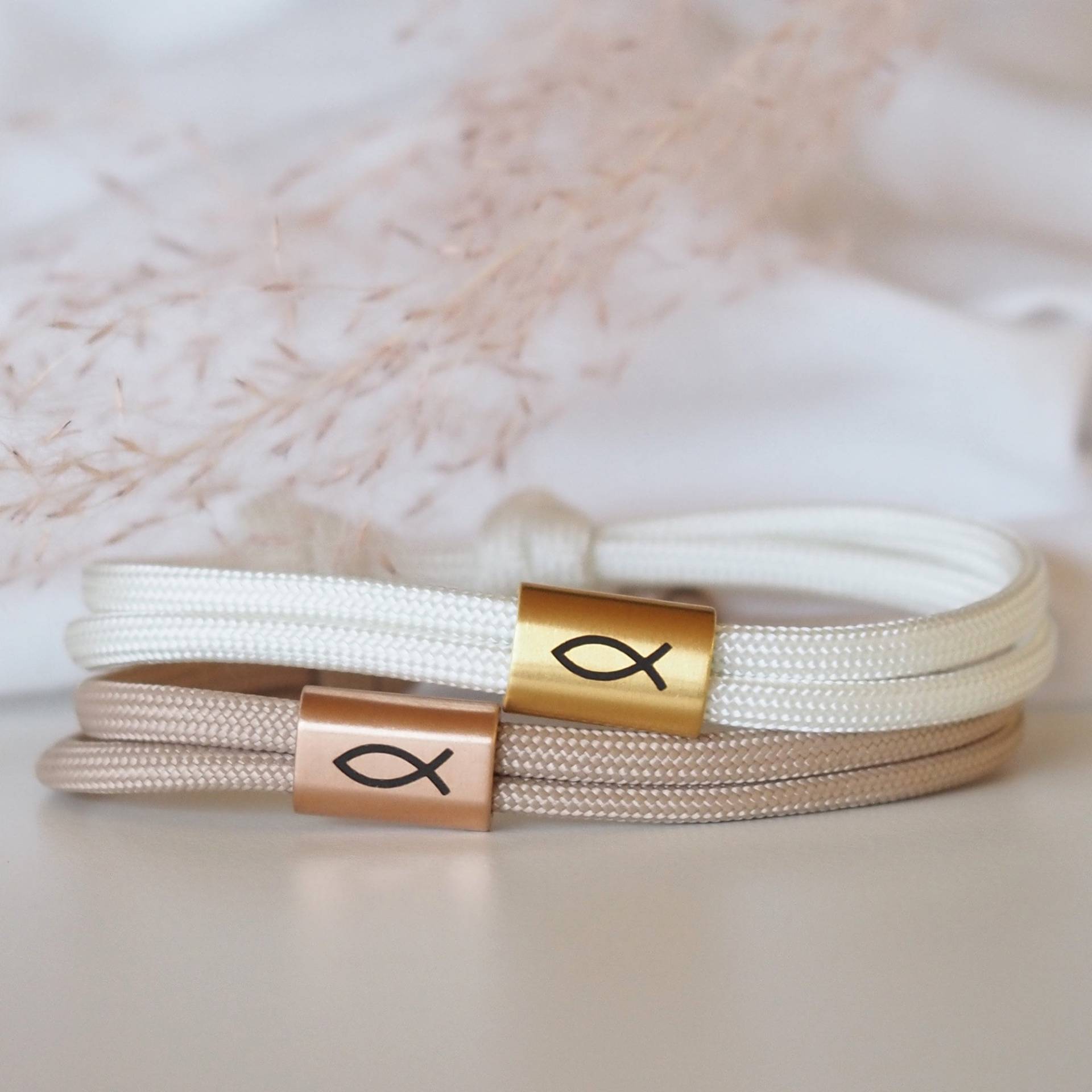 Personalisiertes Armband Mit Fisch Aus Segeltau Graviert | Kommunion Konfirmation Firmung Personalisiertes Armband Mit Fisch Aus Segeltau Graviert | Kommunion Konfirmation Firmung von myGretaDE