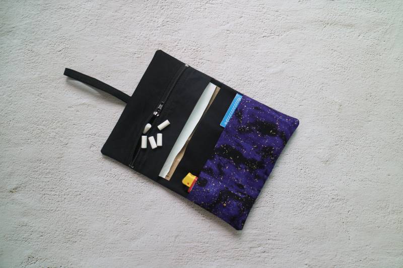 Lila Tabakbeutel Marmormuster Mit Gummiband von myMANAM