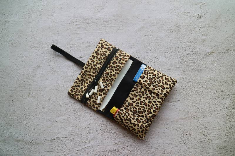 Tabakbeutel Beiges Leopardenmuster Mit Gummiband von myMANAM