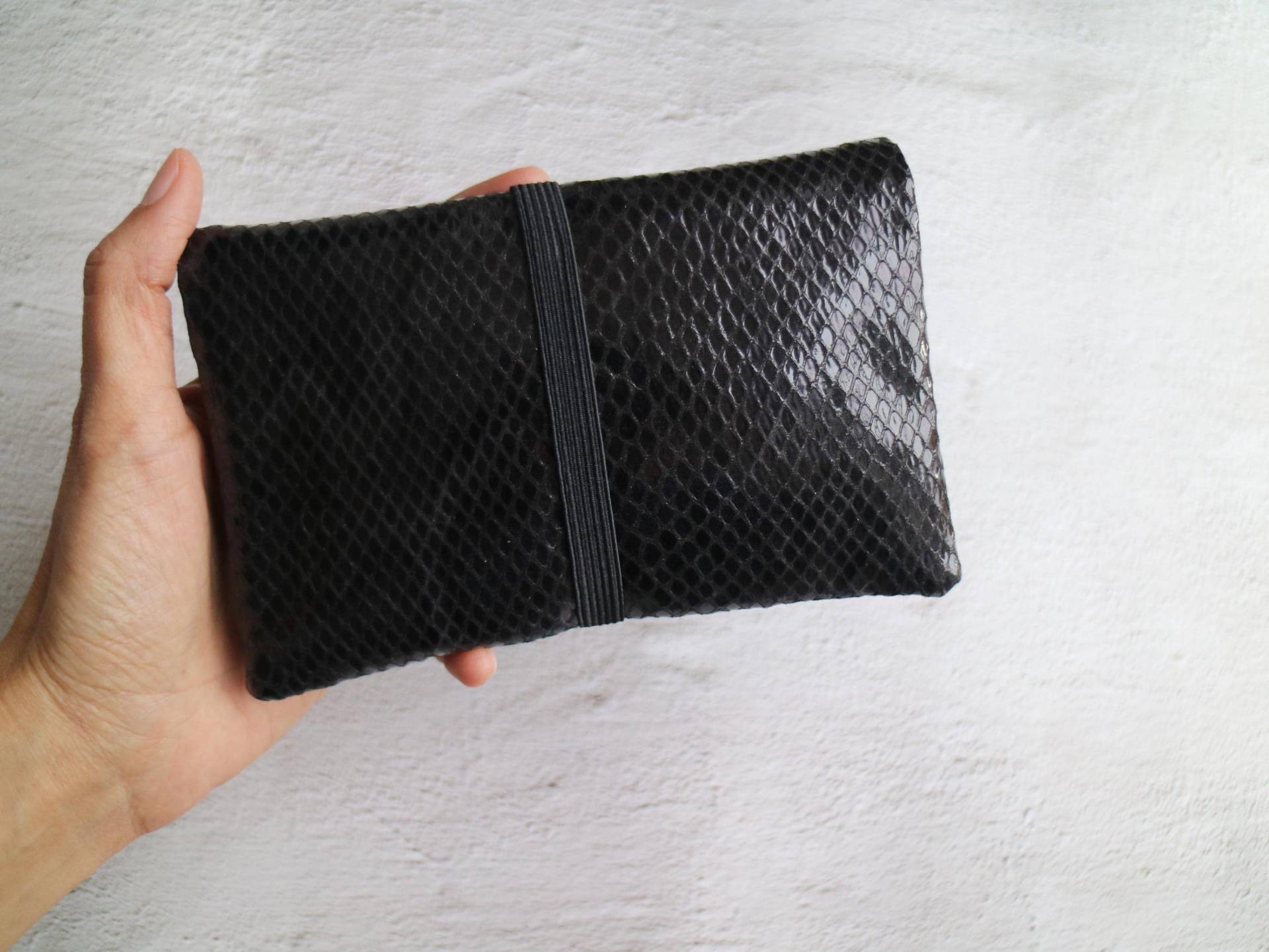 Tabakbeutel Kunstschlangenleder Schwarz Mit Gummiband Tbh2 von myMANAM