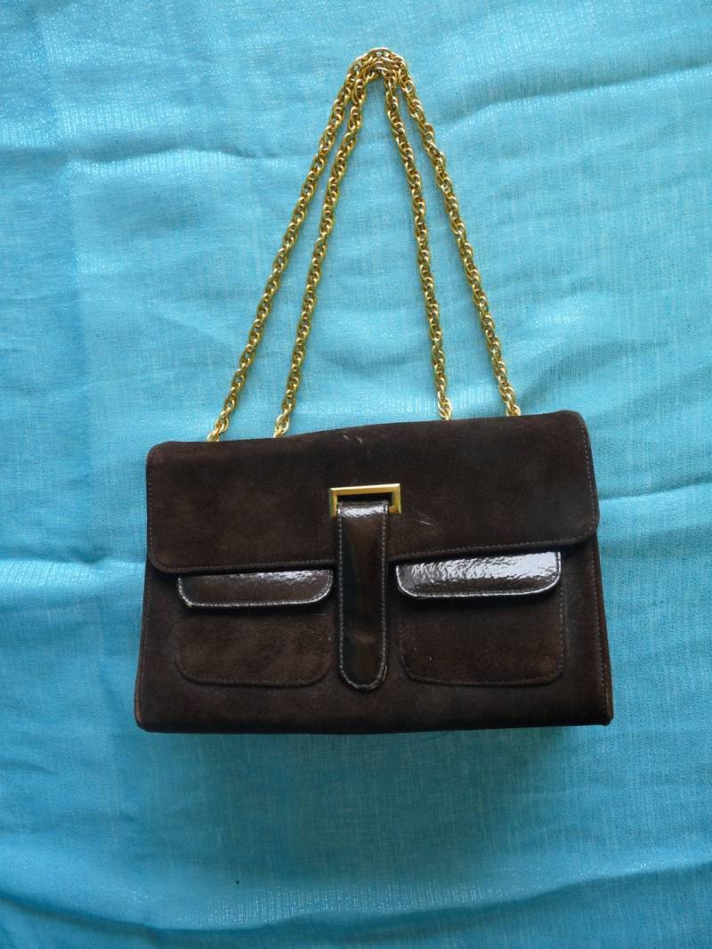Block Kleine Braune Wildleder Abend Tasche Baguette-Handtasche Mit Goldkette Griff von mySERENDIPITYresales