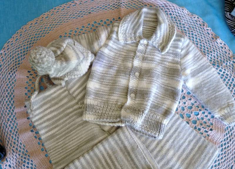 Handgestrickte Kleinkind Baby Jungen/Mädchen Grau Und Weiss Gestreifte Cardigan Sweater Passende Hose + Mütze 12-24 Mos - Siehe Massangaben von mySERENDIPITYresales