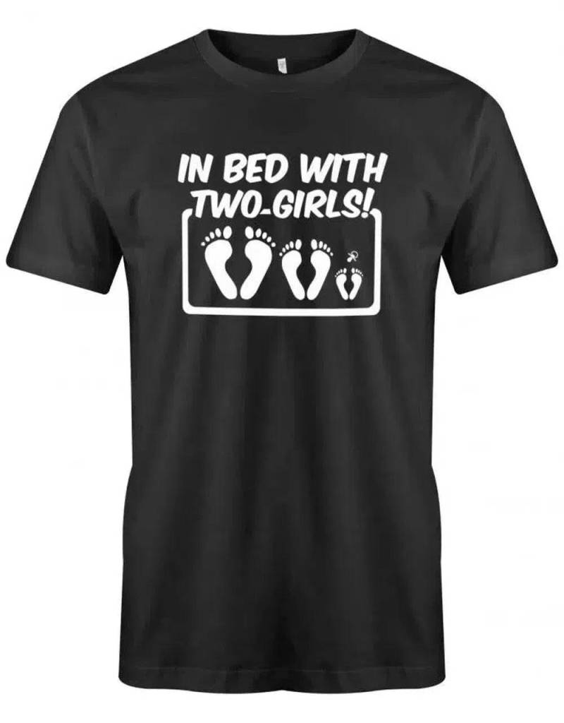 In Bed With Two Girls - Papa Tochter Shirt Herren von myShirtStore