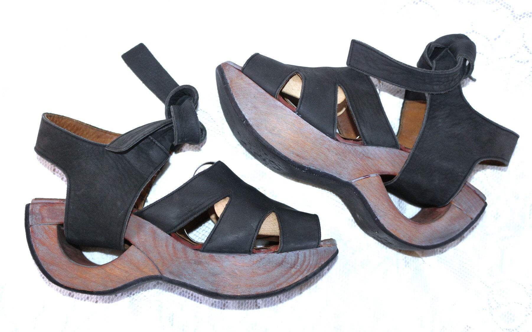 Clogs Plateau Schnürschuhe Leder Holz Eu/De Gr. 39 Außergewöhnliche Holzschuhe Boho Schwer Y2K Hippie 3, 8cm/8cm Cooles Design von myVINTAGEsoulandpain