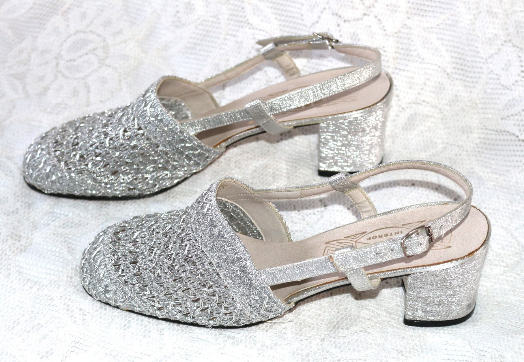 Sandaletten 70Er Eu/De Gr. 39 Vintage Lurex Elegante Silberne Riemenschuhe Hippie Boho von myVINTAGEsoulandpain