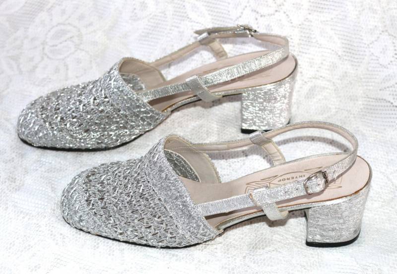 Sandaletten 70Er Eu/De Gr. 39 Vintage Lurex Elegante Silberne Riemenschuhe Hippie Boho von myVINTAGEsoulandpain