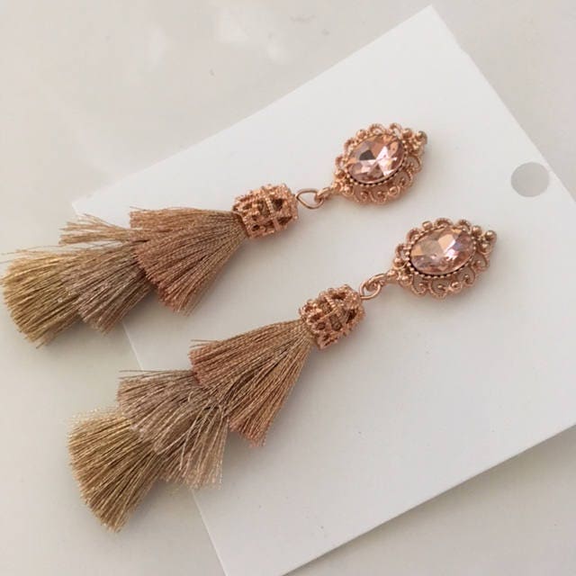 Rosegold Oval Stein Drei Quasten Ohrringe Wenn Du Rosegold Liebst, Wirst Du Diese Lieben Paaren Sie Mit Anderen Roségoldstücken Rosegold Oval Stein Drei Quasten Ohrringe Wenn Du Rosegold Liebst, Wirst Du Diese Lieben Paaren Sie Mit Anderen Roségoldstücken von myauntsjewelry