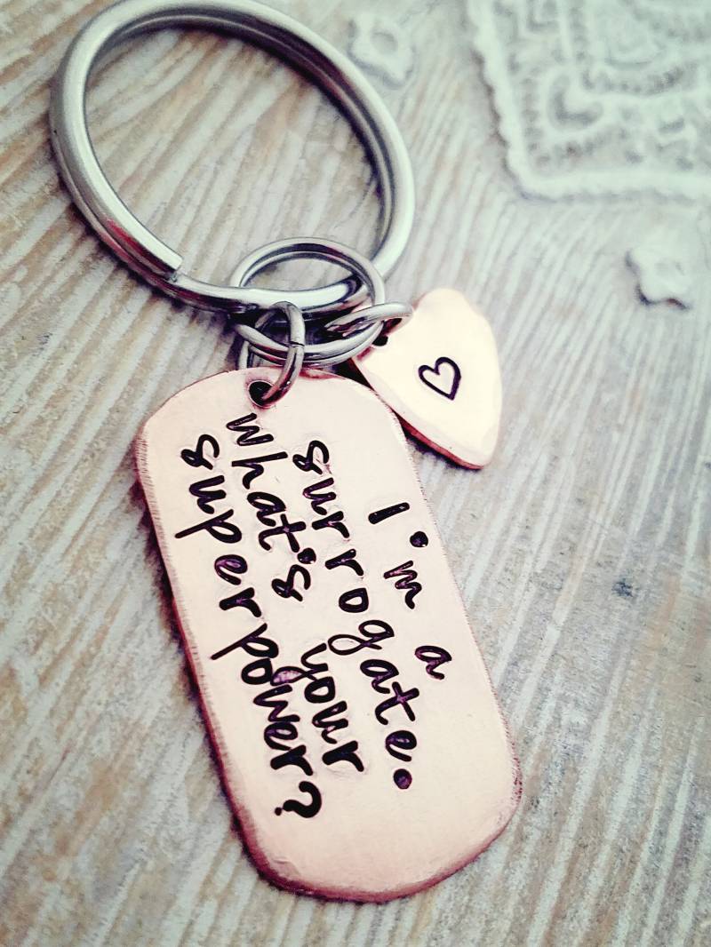 Surrogate Geschenk- Schlüsselanhänger - Personalisierte Schlüsselkette Im A Surrogate Whats Your Superpower Personalisiertes Geschenk von mybeadedbutterfly