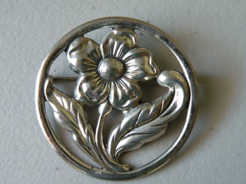 Blume Sterling Silber 925 Kreis Rahmen Brosche. 1940-Er Jahren Blume Sterling Silber 925 Kreis Rahmen Brosche. 1940-Er Jahren von mybliss2010