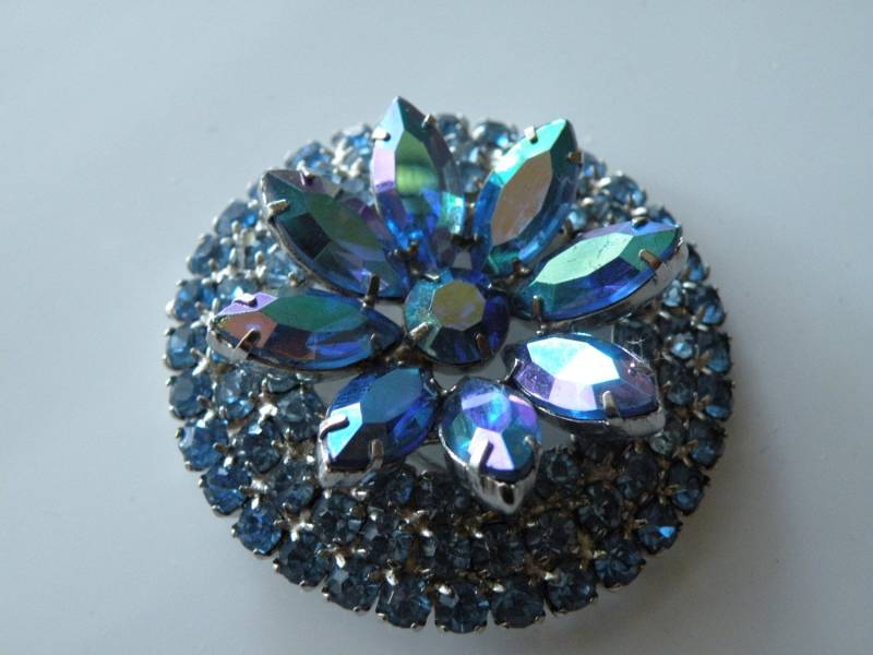 Delizza Und Elster Inc. Juliana Flower Blaue Strass Brosche Anstecknadel. Ende Der 50Er Jahre von mybliss2010