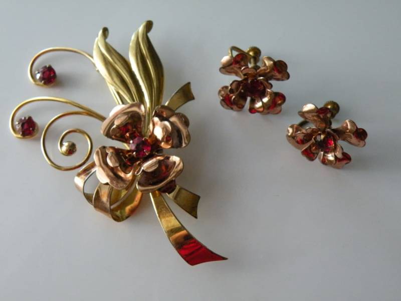 Harry Iskin Blume Strass 10K Gold Filled Brosche Und Sterling Silber Ohrringe. Set von mybliss2010