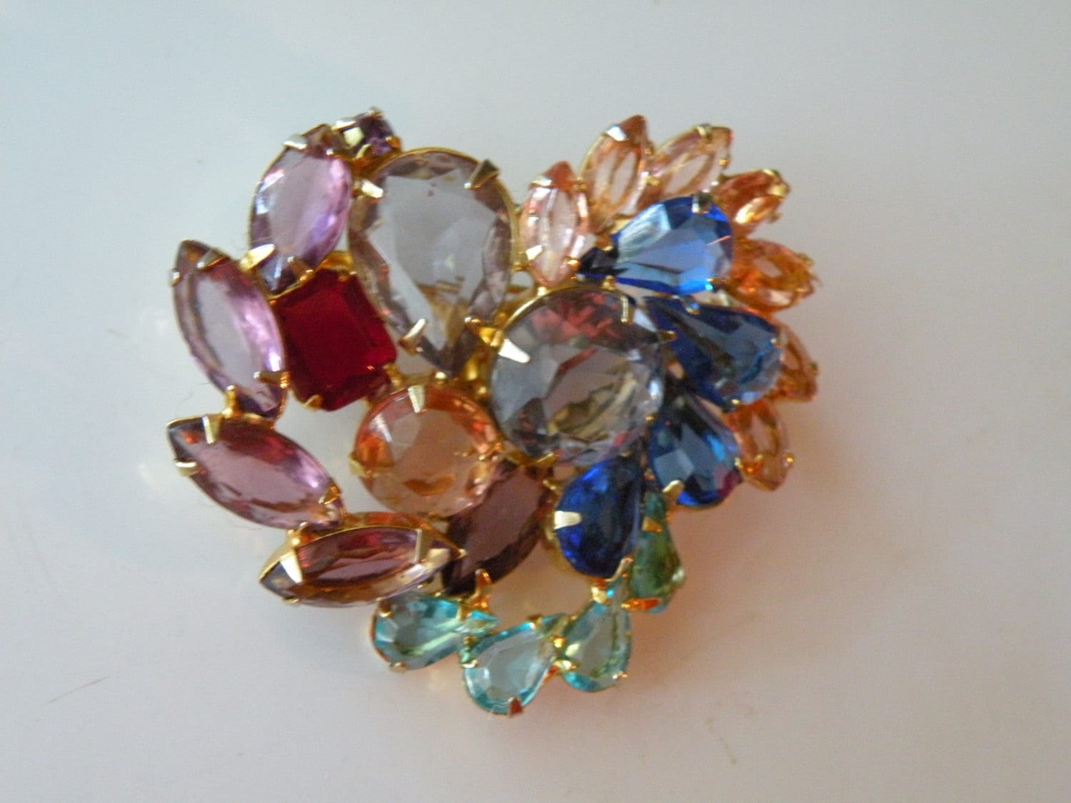 Mehrfarbige Strass Offene Rückseite Brosche Anstecknadel Mehrfarbige Strass Offene Rückseite Brosche Anstecknadel von mybliss2010