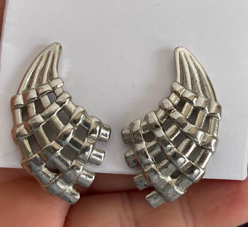 Monet Ohrclips Versilbertes Metallkorbgeflecht. Patentiert von mybliss2010