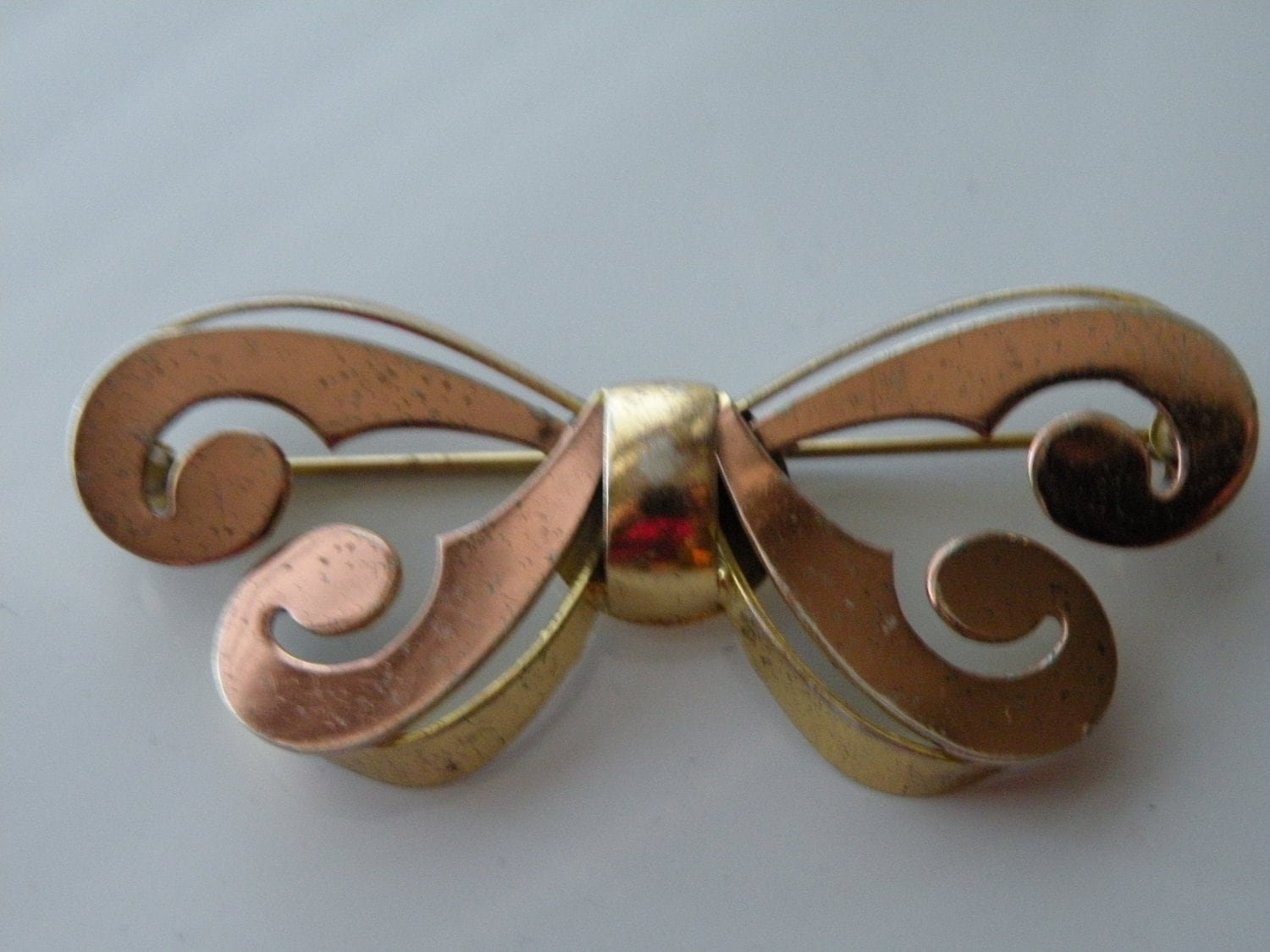 Monet Sterling Silber Schleife Oder Schmetterling Brosche. Gold Über Silber. 1940-Er Jahren von mybliss2010