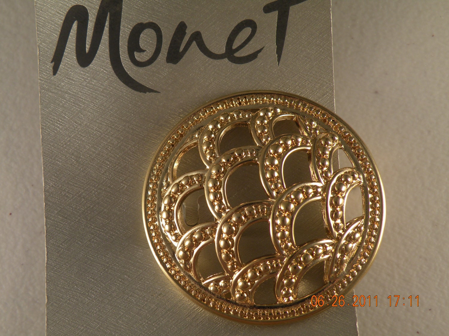 Monet Vergoldete Fischschuppen Brosche Pin. Durchbrochen Gearbeitet Monet Vergoldete Fischschuppen Brosche Pin. Durchbrochen Gearbeitet von mybliss2010