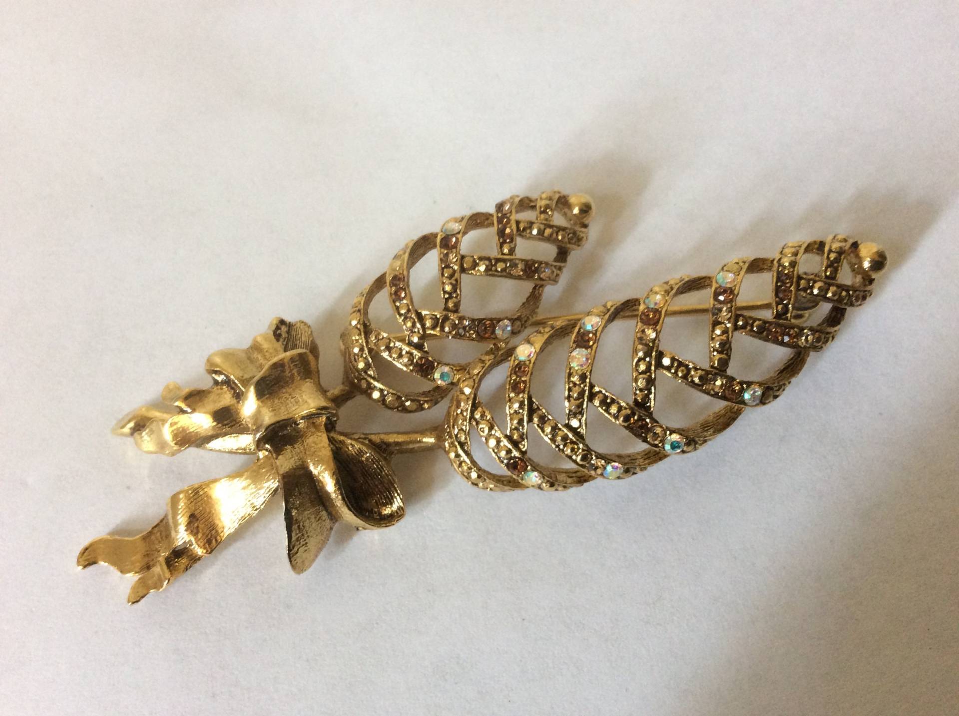 Oscar De La Renta Weizen Mit Bögen Gold Tone Crystals Brosche Oscar De La Renta Weizen Mit Bögen Gold Tone Crystals Brosche von mybliss2010