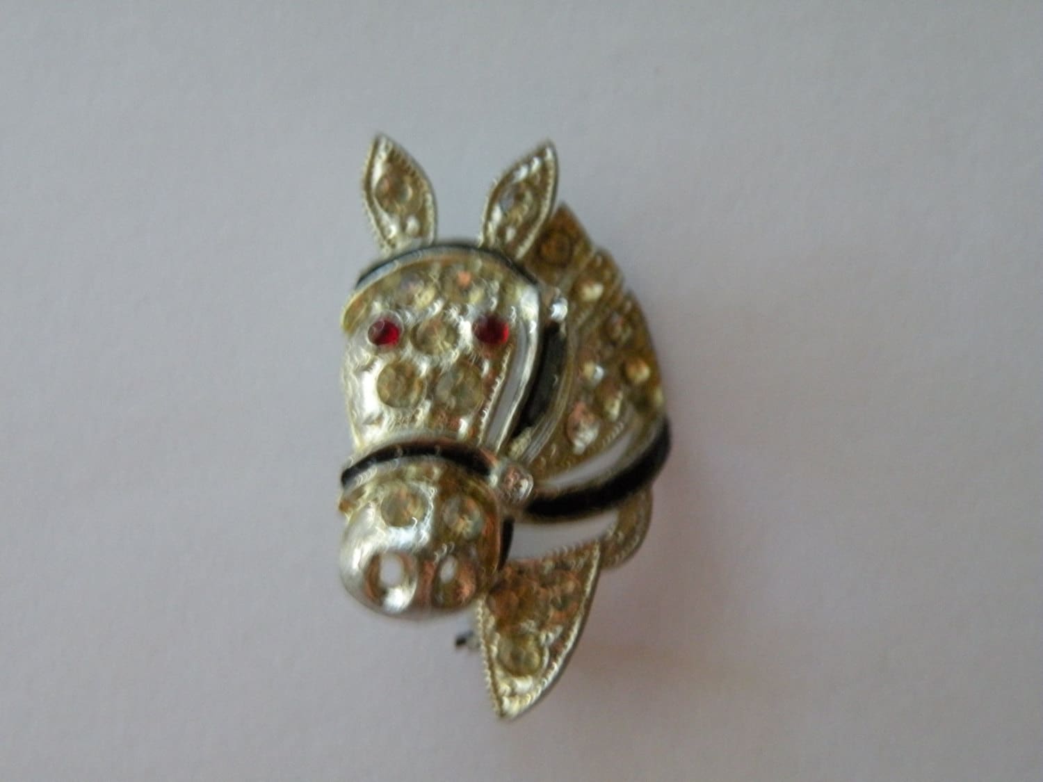 Topf Metall Strass Schwarz Emaille Pferd Pin Brosche von mybliss2010