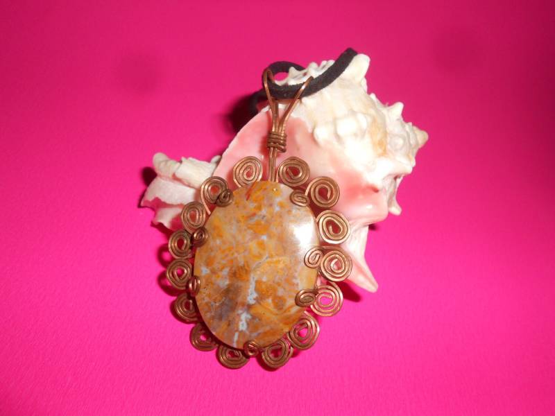 Ozean-Jaspis-Kupfer-Anhänger-Halskette, Handgeformte Kupferfassung, Unisex-Wildlederband von myclosetshelf