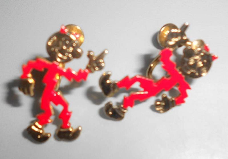 "Reddy Killowatt" Ohrringe Fun & Atomic Chic Rot Emaille Vintage Sammlerstück "Atom" Powered Energy Maskottchen." von myclosetshelf