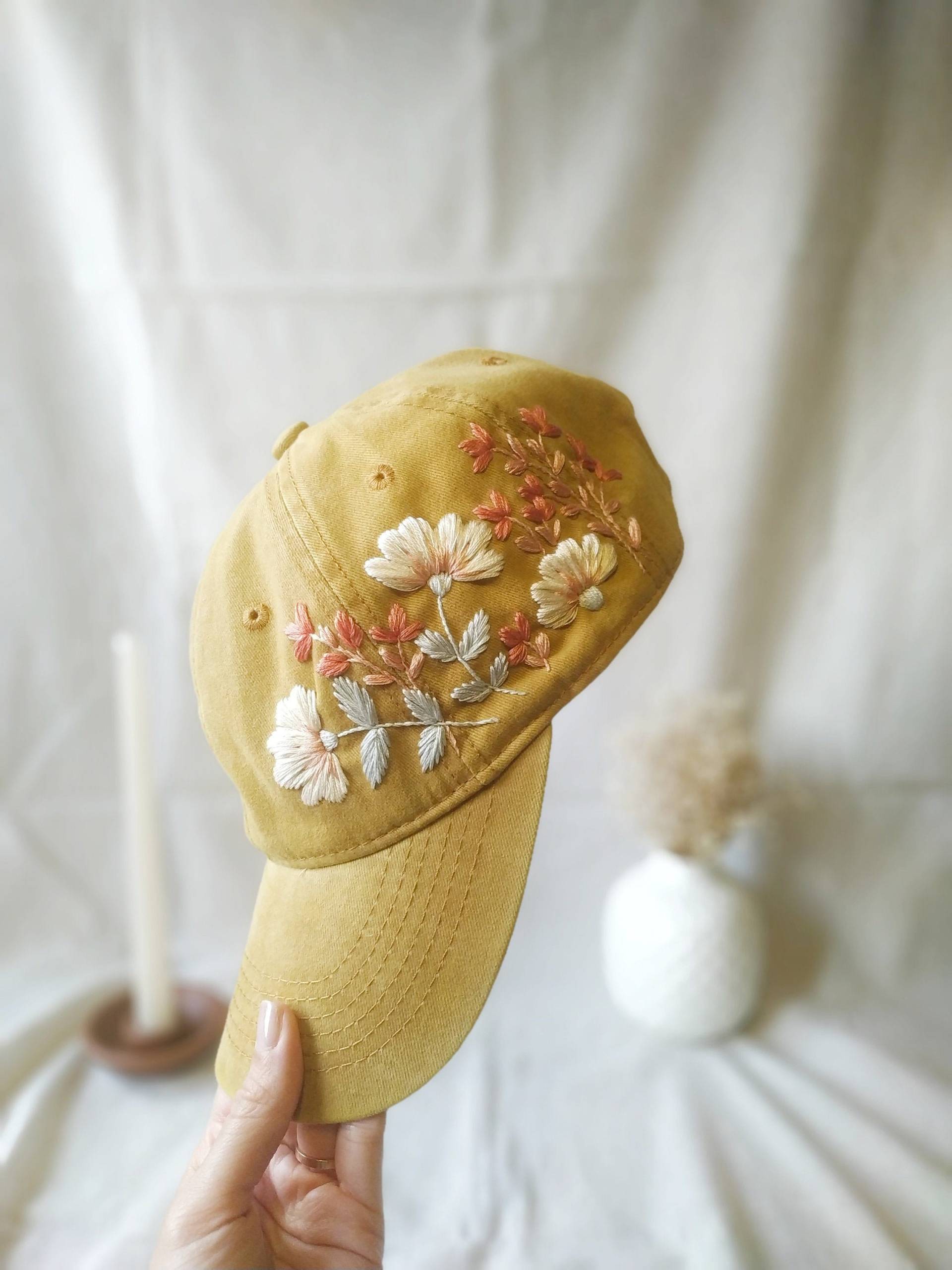 Handbestickte Mütze, Gelbe Baseballmütze Mit Blumenstickerei, Geschenk Für Frauen, Geburtstagsgeschenk, Freundin, Boho-Mütze Handbestickte Mütze, Gelbe Baseballmütze Mit Blumenstickerei, Geschenk Für Frauen, Geburtstagsgeschenk, Freundin, Boho-Mütze von mycraftmystuff