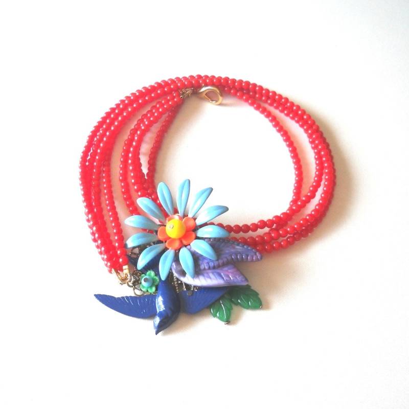 Bunte Perlengefädelte Halskette Rot Und Blau Vogel-Blumen-Halskette Originalschmuck von myfaunaflora