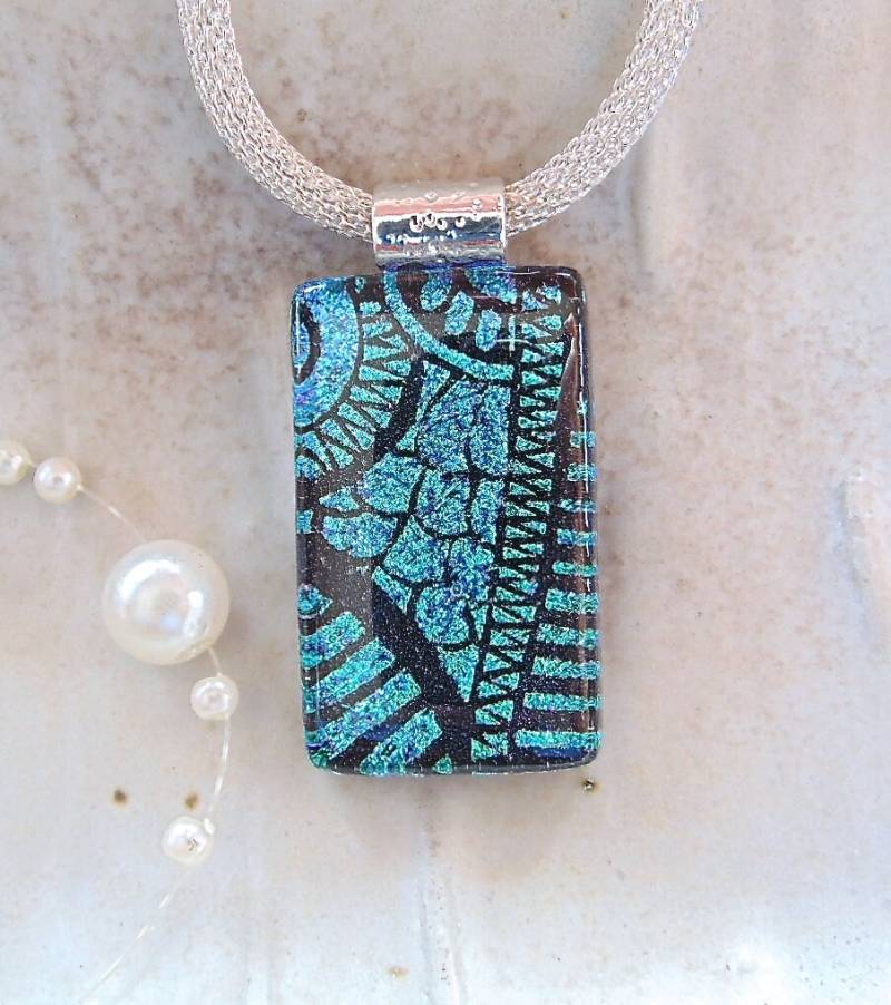 Grün Halskette, Blau, Schwarz, Dichroic Anhänger, Glasschmuck, Halskette Inklusive, A9 von myfusedglass
