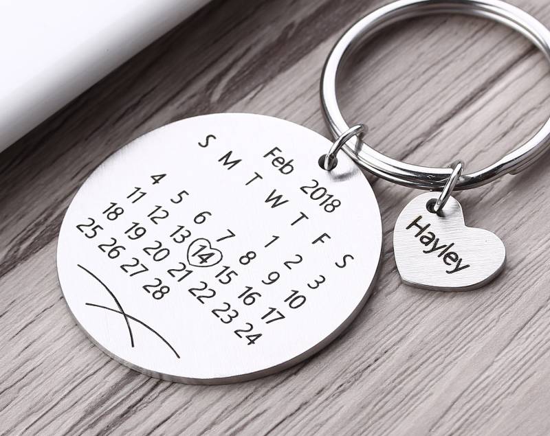 Gravierter Kalender Schlüsselanhänger - Personalisierter Signature Individueller Hochzeitsgeschenk Gravierter Kalender Schlüsselanhänger - Personalisierter Signature Individueller Hochzeitsgeschenk von myhandword