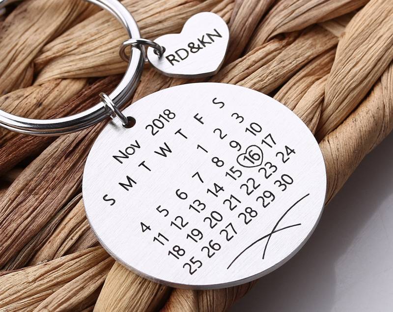 Personalisierter Kalender Schlüsselanhänger - Handgestempelter Datum Hervorgehoben Mit Herz Jubiläum, Hochzeit, Geschenk Zum Geburtstag-Valentinstag Personalisierter Kalender Schlüsselanhänger - Handgestempelter Datum Hervorgehoben Mit Herz Jubiläum, Hochzeit, Geschenk Zum Geburtstag-Valentinstag von myhandword
