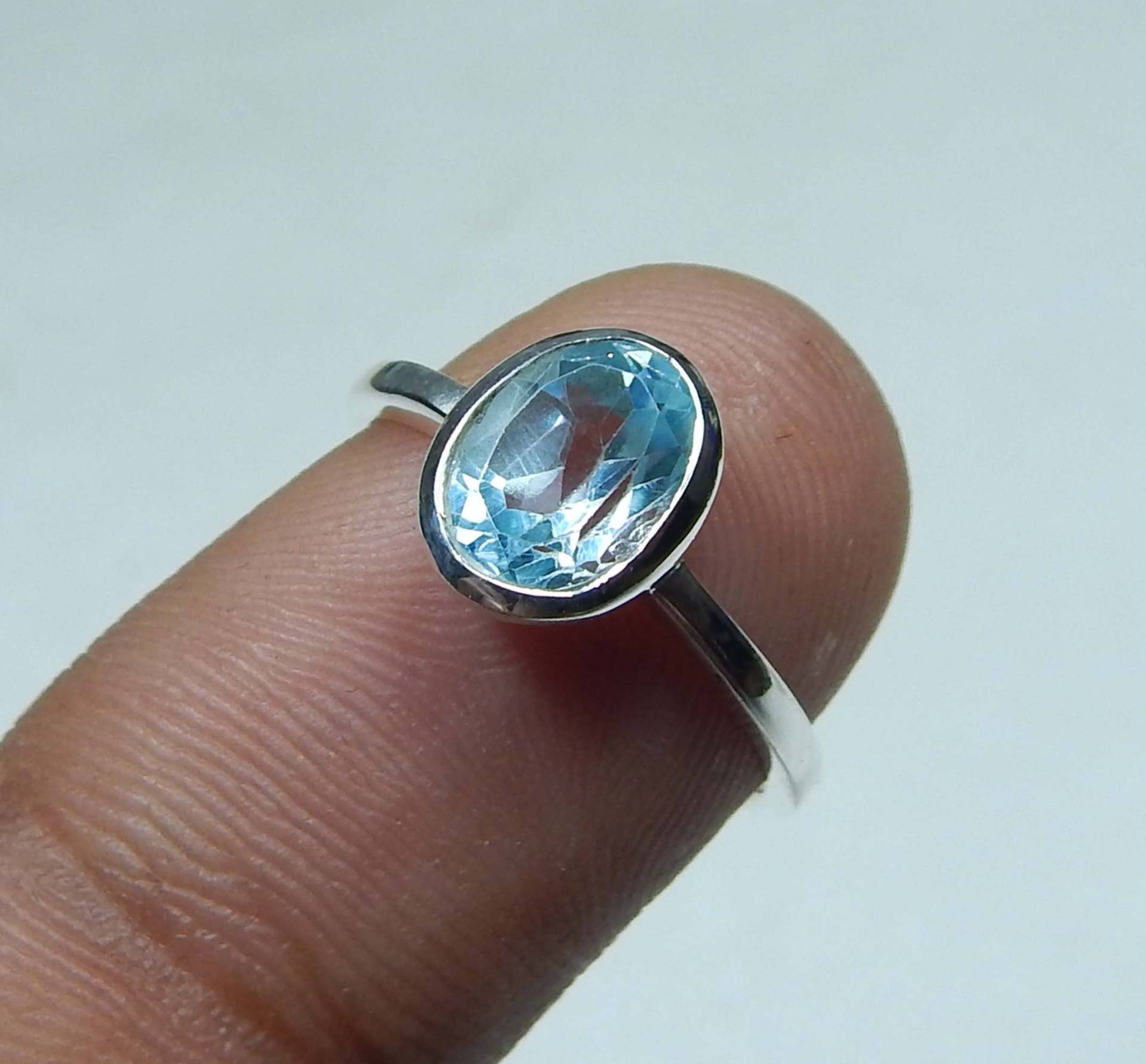 6x8mm Oval Form Facettierte Blauer Topas Edelstein Ring, Handgefertigter 925 Stempel Sterling Silber Leichter Ring Für Unisex von myhealingworld