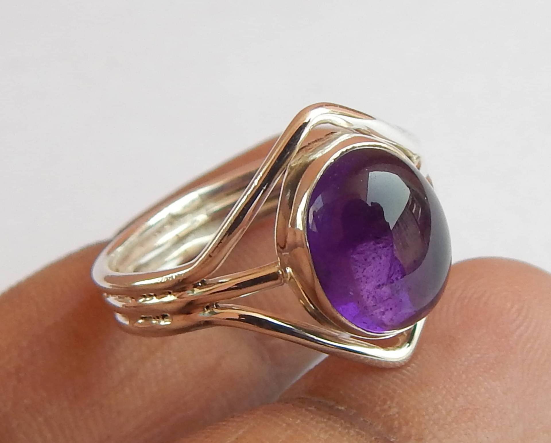 Amethyst Ring, Cabochon Oval Wired Design Birthstone Sterling Silber Ring Schmuck von myhealingworld