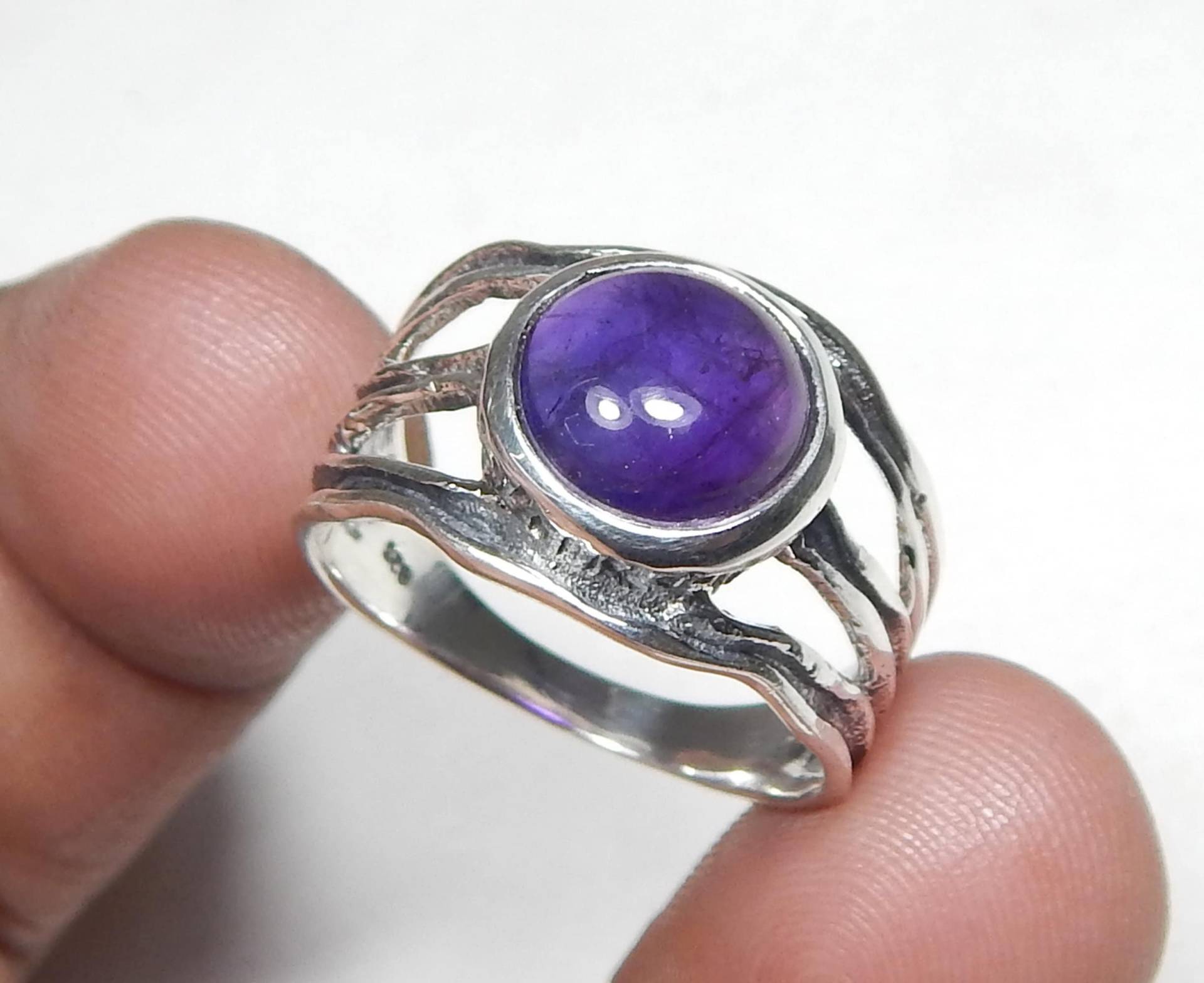 Amethystring, 10mm Runder Personalisierter Ring, Einzigartiger Designe Bandring, 925 Sterlingsilberring Für Unisex von myhealingworld