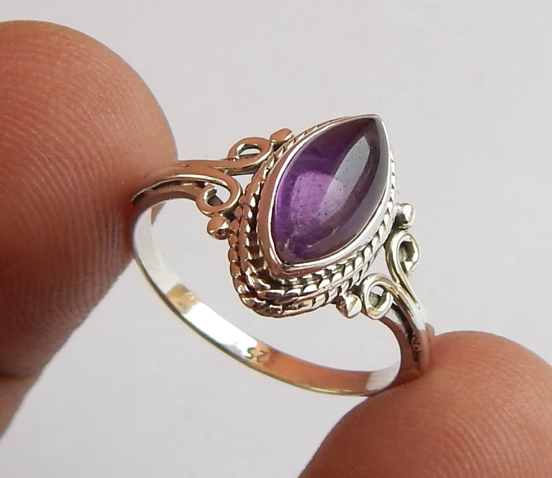 Designer Amethyst Leichter Ring, 5x10mm Cabochon Marquise Form Natürlicher Handgefertigter 925 Sterling Silber Ring Schmuck von myhealingworld