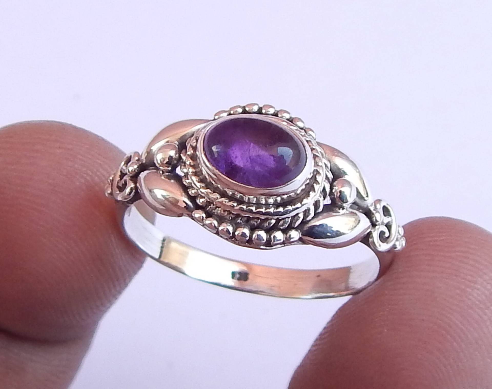 Leichte Ovale Form 5x7mm Natürlicher Amethyst Designer Handgefertigte Handgemachte 925 Sterling Silber Ring von myhealingworld