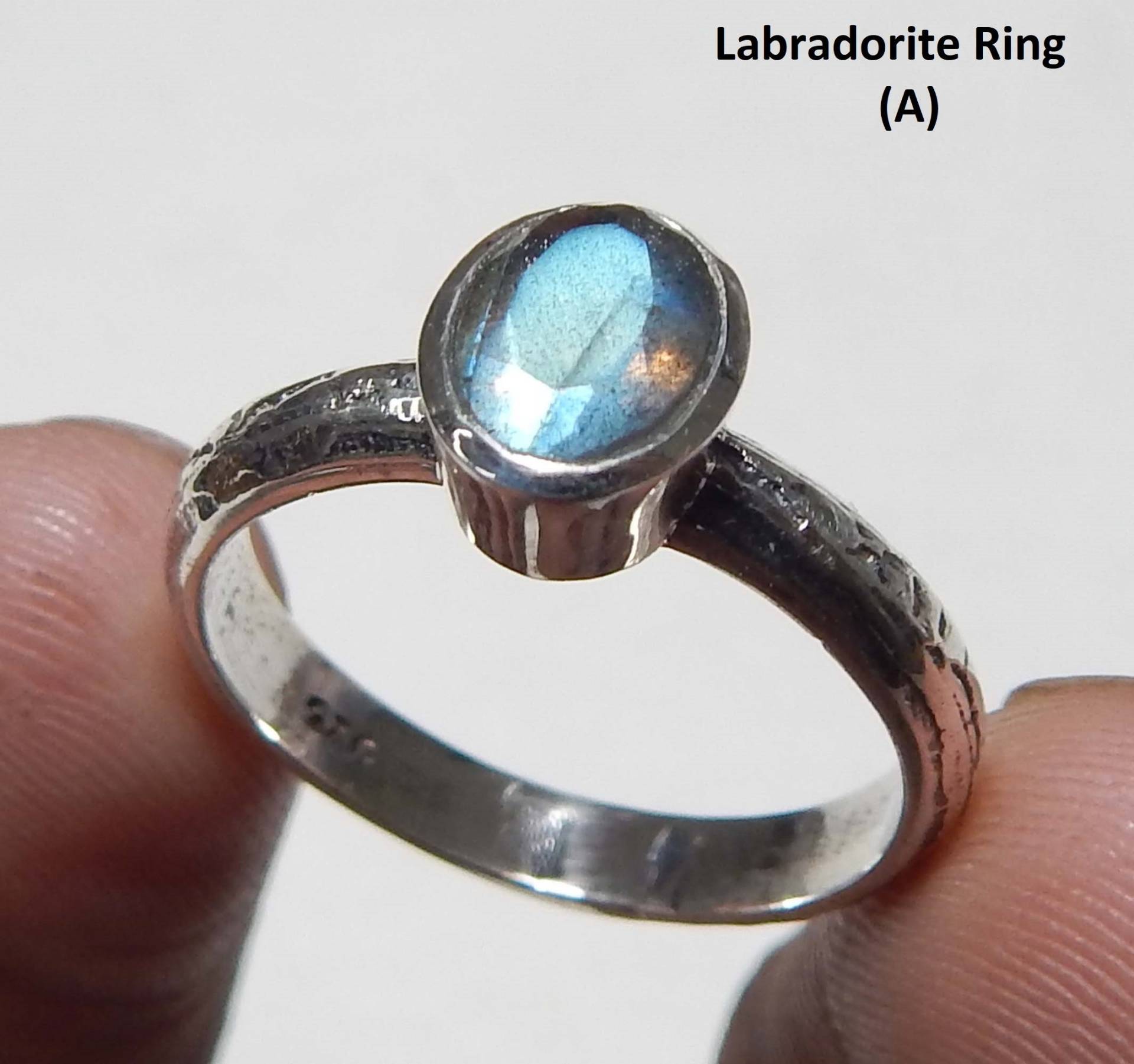 Natürliche 6x8mm Ovale Form Facettierten Blue Fire Labradorit Edelstein Ring, 925 Sterling Silber Handgemachter Designer Ring von myhealingworld