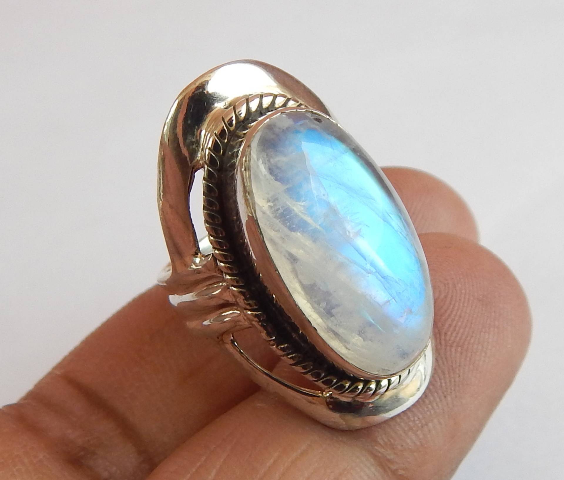 Natürliche Blaue Feuer Ovale Form 10x18mm Regenbogen Mondstein 925 Sterling Silber Ring, Handgemachter Designer Ring Für Männer Und Frauen von myhealingworld