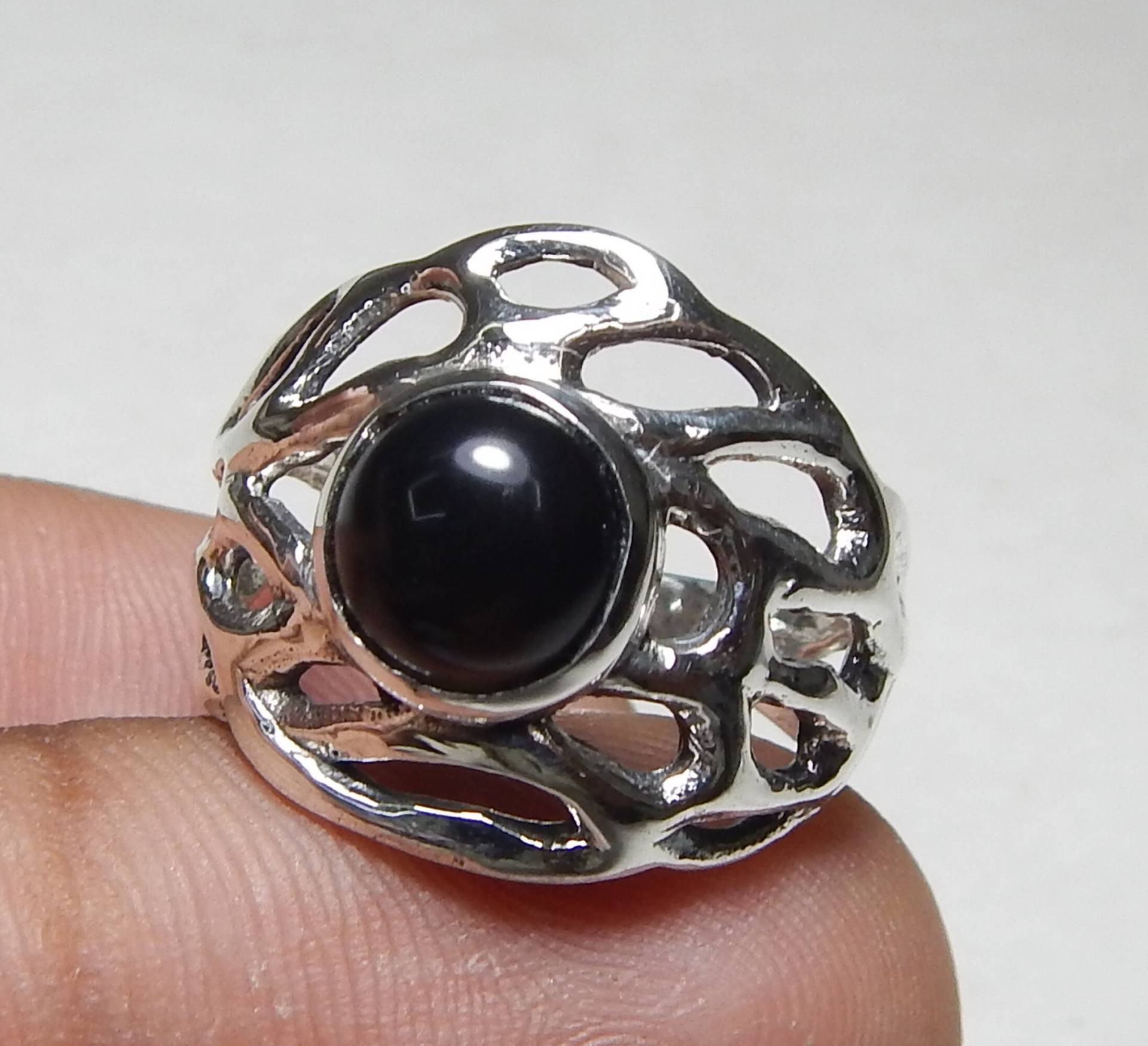 Natürlicher Schwarzer Onyx Ring, 8mm Runde Form Edelstein, Silber Cabochon Designer Band Ring von myhealingworld