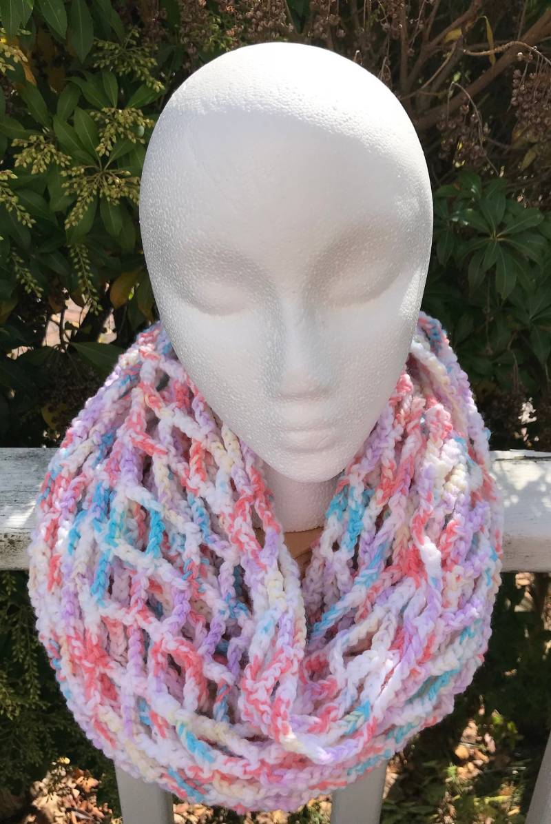 Pastell Loop Schal von mykoalakrafts