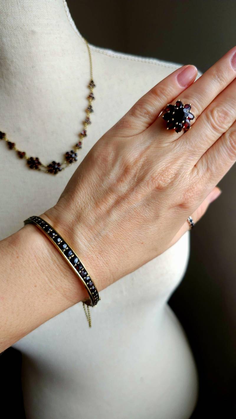 Antikes Boho Granat Armband Tompak.pyrope Rosenschliffsteine. Aus Böhmen Um 1900 Antiker Bengle Pyrop von myoldvintage