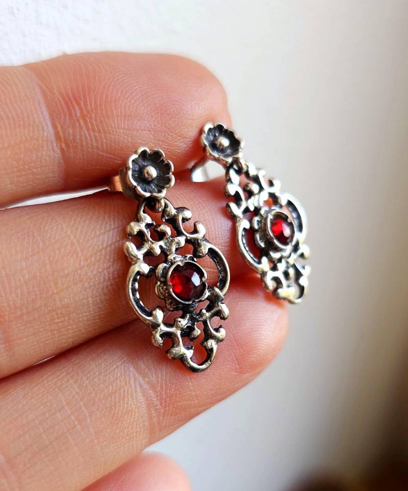 Vintage Boho Granat Ohrringe Pyrope Rosenschliffsteine. Aus Europa Silber Natürlichen Pyrop Rosenschliffsteinen. Antiker Schmuck von myoldvintage