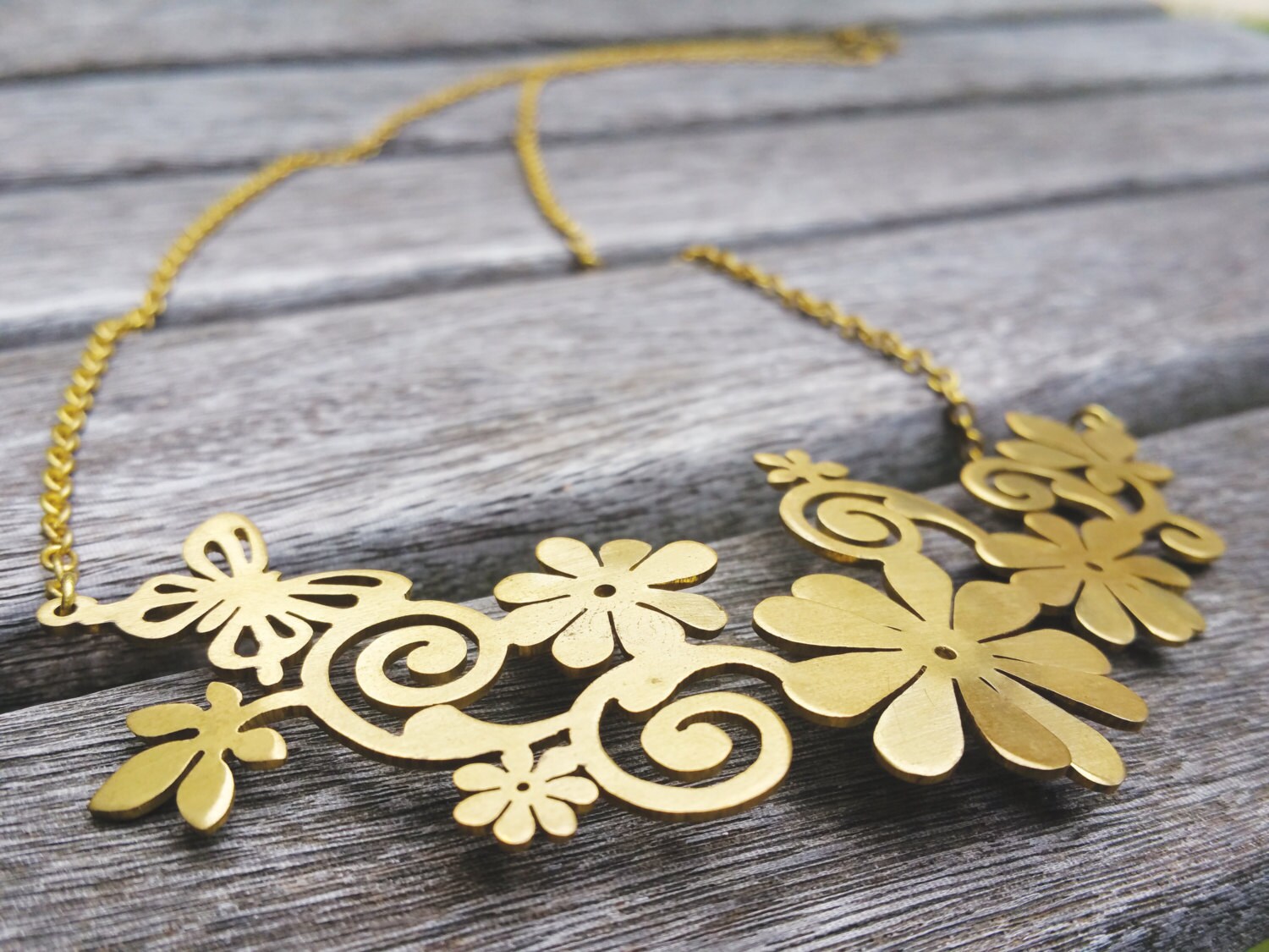Florale Schmetterling Halskette, Messing Natürlicher Schmuck, Blumen Gold Halskette Florale Schmetterling Halskette, Messing Natürlicher Schmuck, Blumen Gold Halskette von mypurplebasket