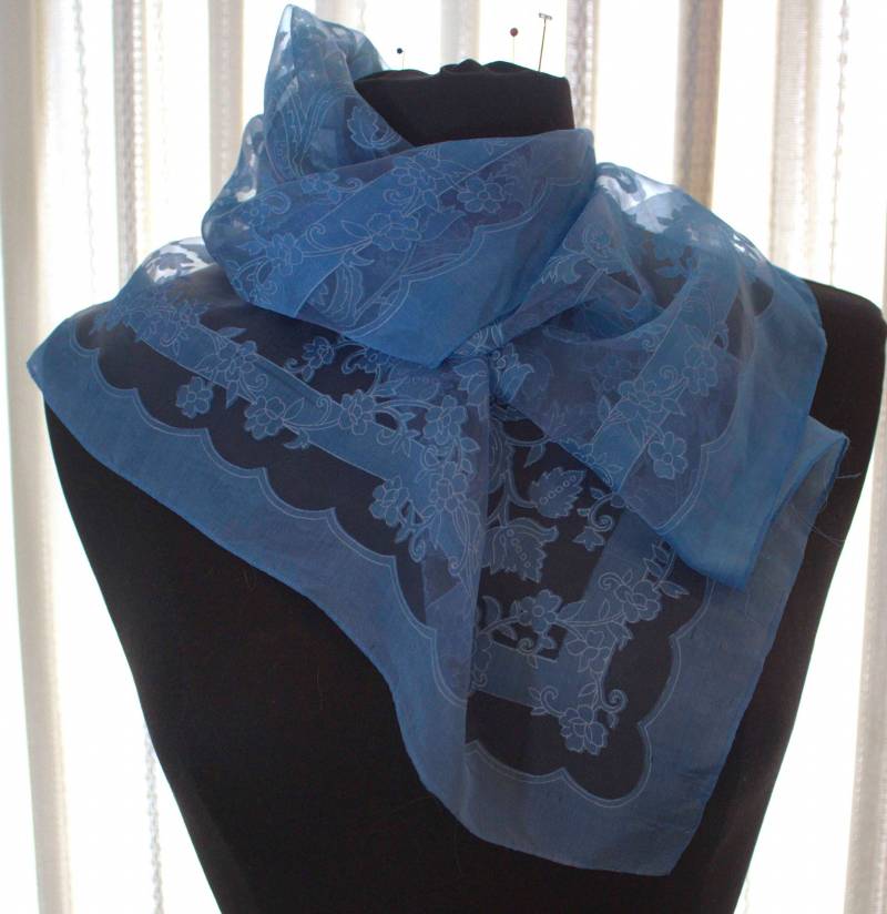 Halb Schiere Blumen Schal Licht Türkis Platz Zarten Floralen Print Vtg Barocken Wrap von myrustygold