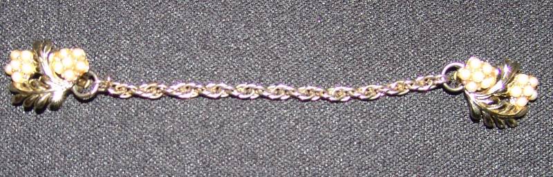 Vtg Pullover Clip Clips Vintage Gold-Ton Faux Perlen Schmuck von myrustygold