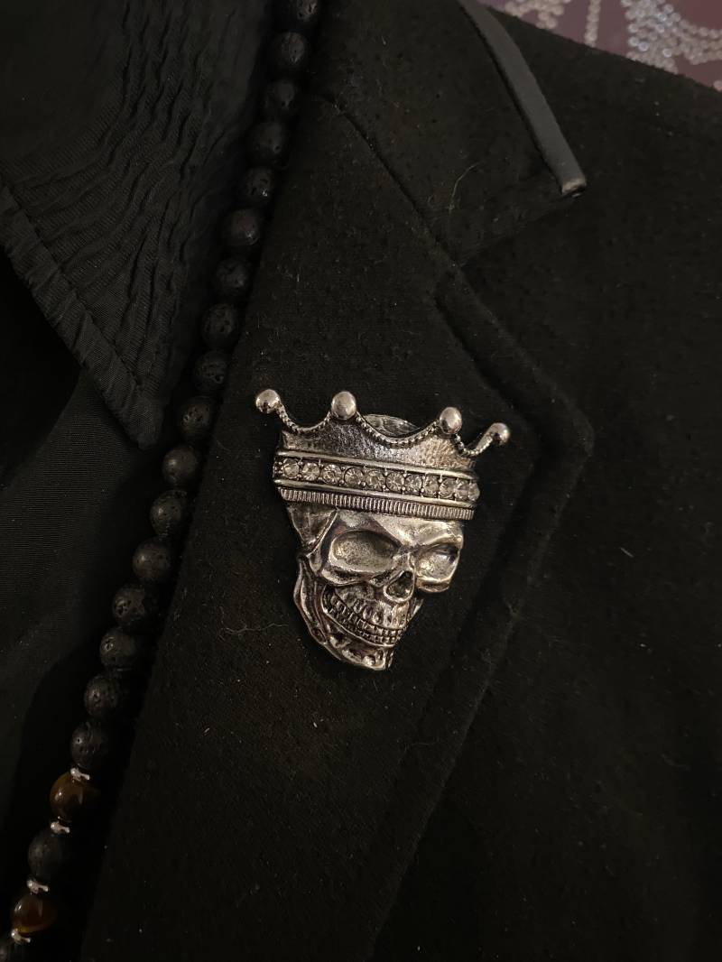 Magnet Brosche Totenkopf Herren Pin Für Anzug, Sakko, Schal, Blazer von mysale24